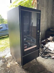 SNACK VENDING MACHINE - CRANE NATIONAL 168