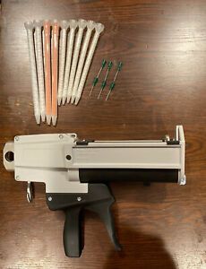 Sulzer Mixpac DM400 - 400mL Manual Cartridge Gun (Multi-Ratio 1:1, 2:2, 4:1, 10: