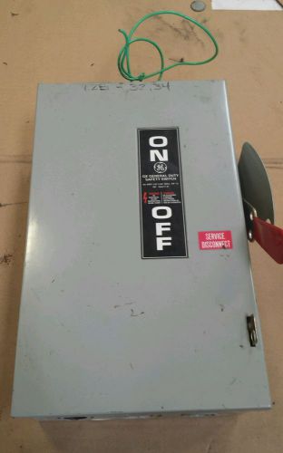 Ge tgn3322 safety switch, 60a, 240vac, 250vdc, 15 hp max, used with 2 fuses. for sale