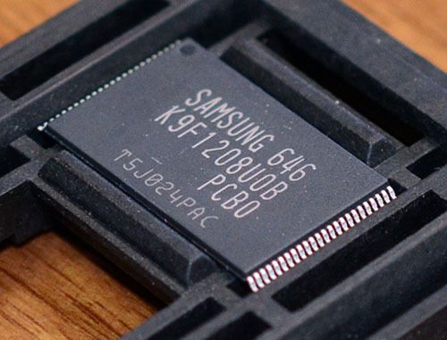 Samsung K9F1208U0B-PCB0 64M x 8 Bit NAND Flash Memory K9F1208