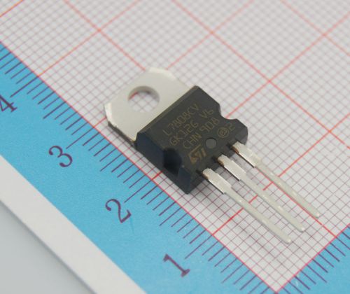 100 pcs l7808cv-c, positive voltage regulator ics, output voltage: 8v for sale