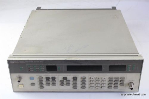 Hewlett Packard HP 8657A SIGNAL GENERATOR 01-1040 MHz ( OPT:H03 )