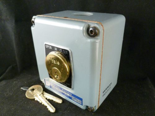 Square d security control station 74770 9001 ky-199 key lock switch rainproof for sale