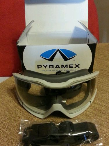 Pyramex safety eyeware