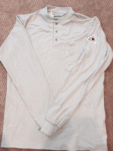 Men&#039;s Bulwark FR Long Sleeve Tagless Henley Shirt - EXCEL FR® 6.25 oz Medium