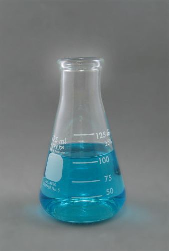 NC-0399  Corning Pyrex Erlenmeyer Flask, 125ml Made in Germany.