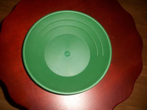 LOOK 10&#034; GREEN GOLD PANNING PAN GREAT PAN FOR THE MONEY GOLD PANNING,PROSPECTING