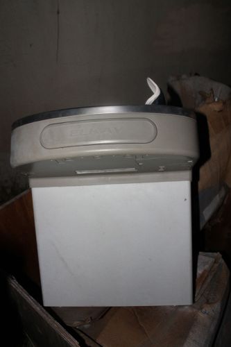 UNUSED ELKAY DRINKING FOUNTAIN 115V 050621868