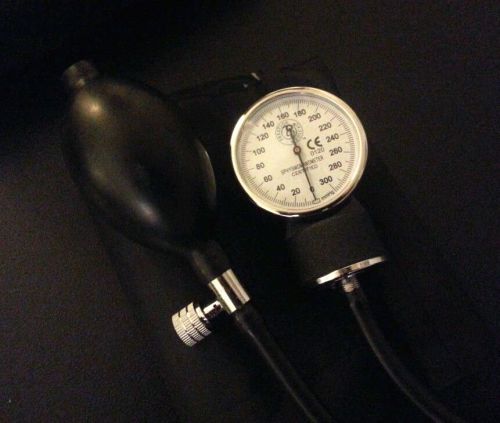 Prestige Medical One-Hand Sphygmomanometer Adult Blood Pressure Cuff &amp;Case 70-OB