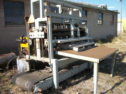 CRUSHER FOR SCRAP WOOD AND PALLETS