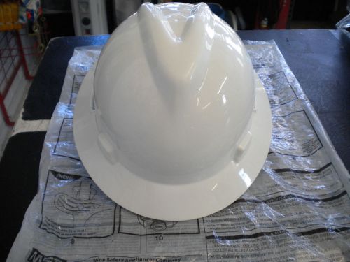 MSA 475369 White Hard Hat Full Brim V-Gard Fas-Trac W/Ratchet Suspension