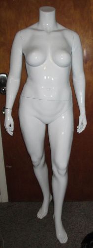 PLUS SIZE FULL BODY FEMALE MANNEQUIN, FIBERGLASS, WOMAN FOR STORE OR EBAY LOOK
