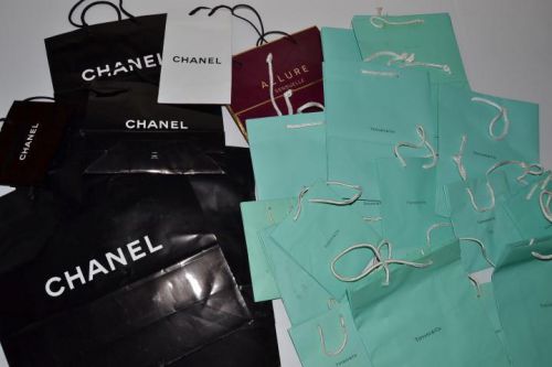 LOT OF 28 BAGS CHANEL ALLURE TIFFANY &amp; CO BLACK RED BLUE BAGS SIZE SMALL MEDIUM