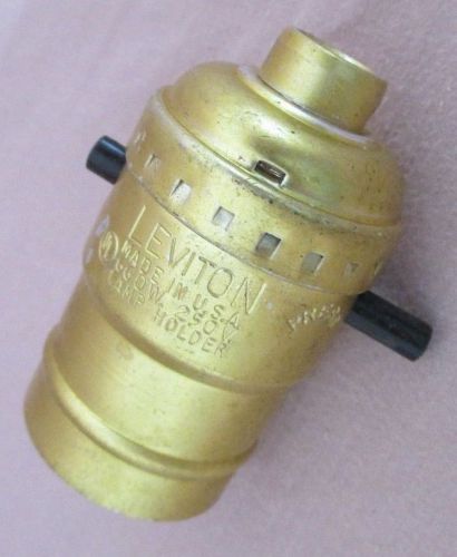 Leviton Lamp Holder  660W.  250V.
