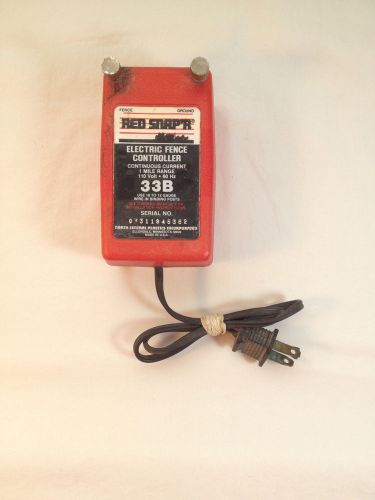 Red Snap&#039;r 1 Mile Range 33B Electric Fence Controller 110 Volt 60Hz Used