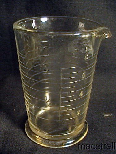 VINTAGE 8 OUNCE GLASS BEAKER FROM LAB, MARKED &#034;C&#034; ON BOTTOM