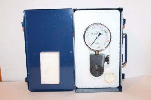 PG-1 PRESSURE TEST 4&#034; GAUGE WITH METAL STORAGE CASE 4 -10 INCH POUNDS