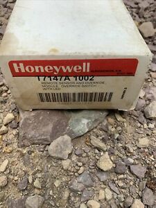HONEYWELL T7147A1002 TEMPERATURE CONTROL REMOTE SENSOR &amp; OVERRIDE MODULE 8092