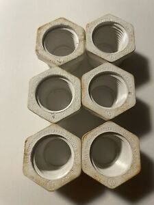 6 PIECES TAYMAC ELECTRICAL 1/2” x 3/4” THREADED PVC BUSHINGS
