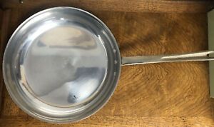 LARGE Dura ware New York 914 14.5&#034; Frying Pan in EXCELLENT CONDITION