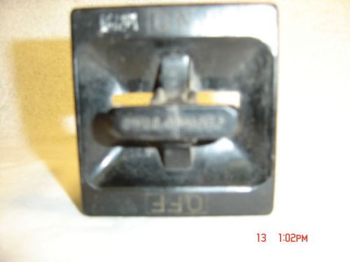 SQUARE D USED FUSE PULLOUT 60 AMP MAIN M122203A