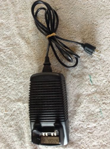 Motorola jedi series ht1000 mt2000 mts2000 charger model aa1674o w/ power cord for sale