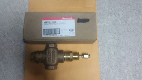 Honeywell 3 way control valve,v5013n 1055,3/4&#034; 3 way brass plug-new for sale