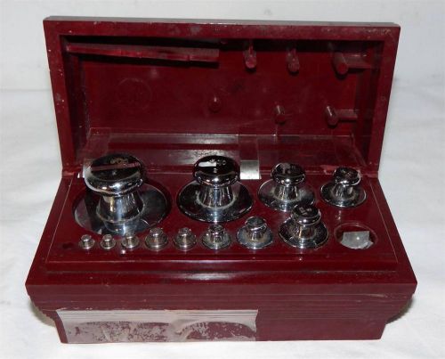 Vintage &#034;OHAUS STO-A-WEIGHT&#034; SCALE WEIGHTS SET ~ 1000g to 2g &amp; MORE w/CASE