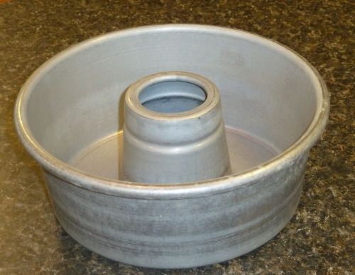 Commercial Aluminum 7 1/2&#034; Bundt/Angel Food Cake pans; lot of 10