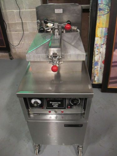 Henny penny 600 natural gas pressure cookers fryers 80, 000 btu model 600 for sale