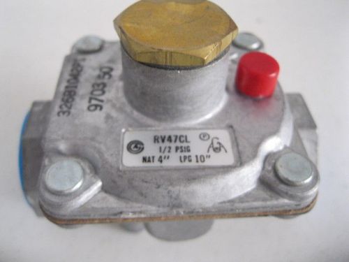 Maxitrol Gas Pressure Regulator RV47CL 1/2 PSIG NAT 4&#034; LP 10&#034;