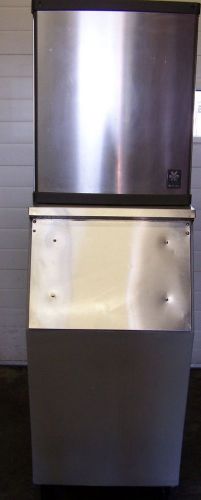 Nice used manitowoc qd422a lb ice machine head with a 322 lb bin for sale