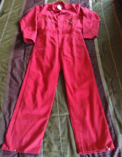 NWOT MEN&#039;S DICKIES SMALL- REG. 34x36 RED LONG SLEEVE COVERALLS