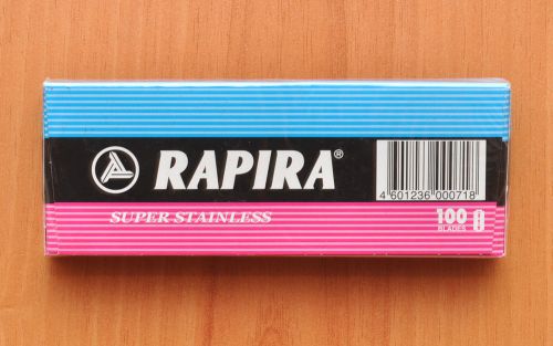 100 NEW SUPER STAINLESS RAPIRA DOUBLE EDGE SAFETY RAZOR BLADES + FREE GIFT!