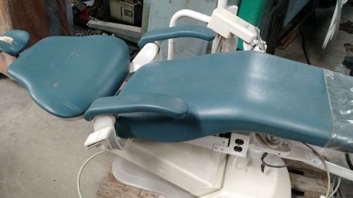 Dental EZ Hydraulic Dental Chair, With/  Operating light, Etc.