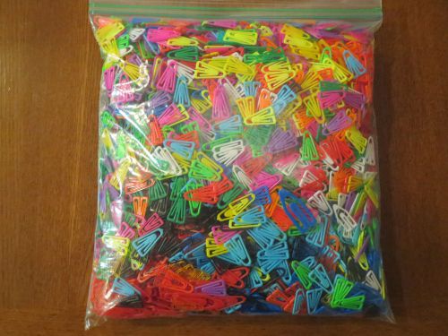 Baumgartens plastiklips Avery Dennison plastic clips  medium sized - almost 2lbs