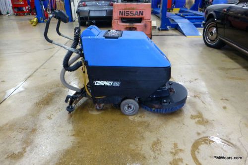 Used Windsor Compact 20&#034; 24V Floor Auto Scrubber Complete NEW BATTERIES!
