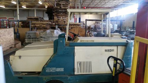Tennant ride on gas sweeper 95 se warehouse, street, parking lot sweeper for sale