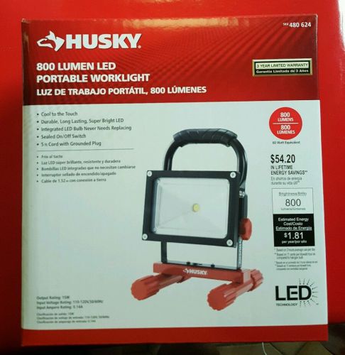 Husky LED Work Light 800-Lumen Portable Construction Job Site In/Outdoor 5&#039; cord