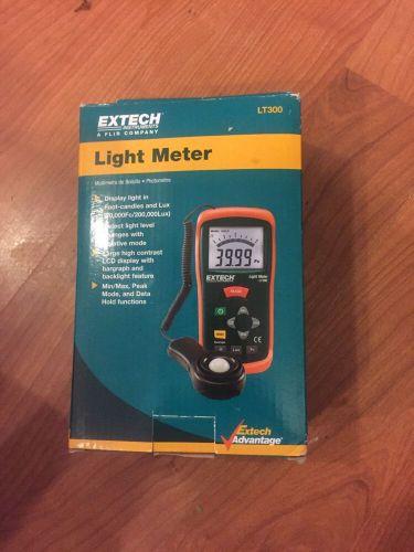 Extech LT300 Light Meter with Large LCD display with analog bargraph