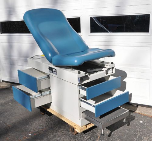 Umf 5140 blue beige exam table medical tattoo clinic doctor ob/gyn for sale