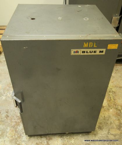 BLUE M DRY TYPE BACTERIOLOGICAL INCUBATOR OVEN model 200A