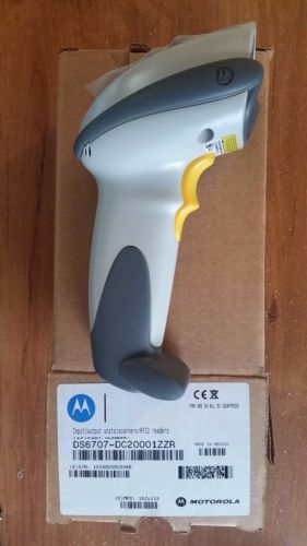 New Motorola DS6707-DC20001ZZR Barcode Scanner-Scanner Only (white)