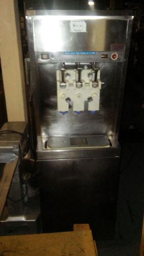 TAYLOR TWIN SOFT SERVE  SHAKE MACHINE AIR COOLED 5454-33
