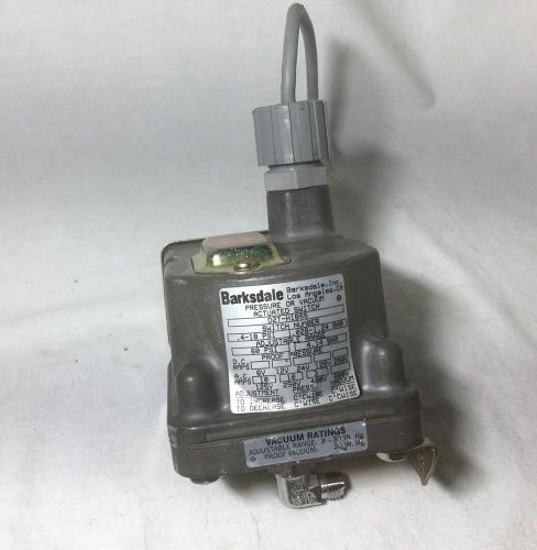 Barksdale D2T-H18SS 0.4-18psi 125/250/480V-AC Pressure Switch