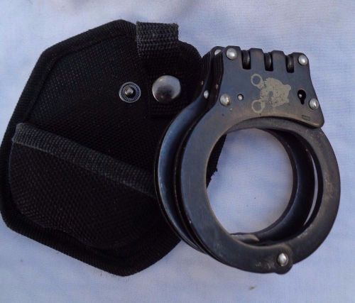 Handcuffs Lion Insign Basketweave case