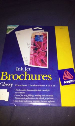 Avery 8384 White Glossy Tri-Fold  Brochures - 20 brochures - Ink Jet