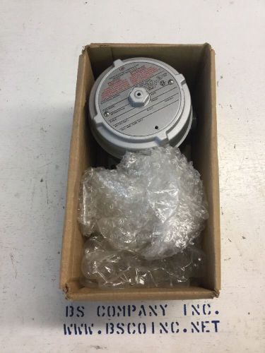 United electric controls pressure switch type/model: j120-s137b, *new in box* for sale