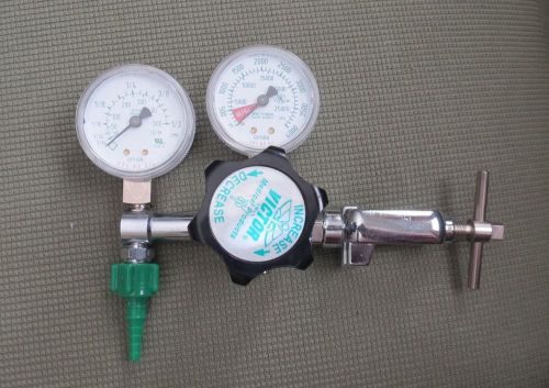Victor Medical Oxygen Compressed Gas Regulator VMG-05LY with CGA-870 Clamp