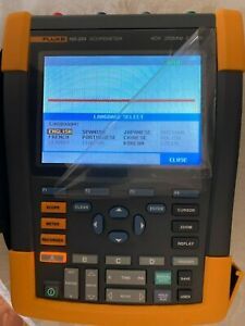 Fluke 190-204/AM/S 4-Channel LCD ScopeMeter Oscilloscope